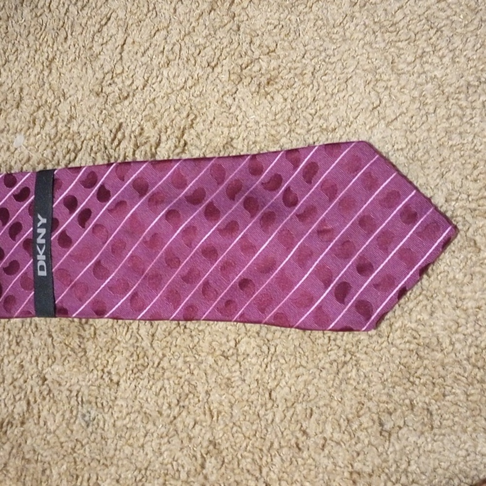 DKNY neck tie